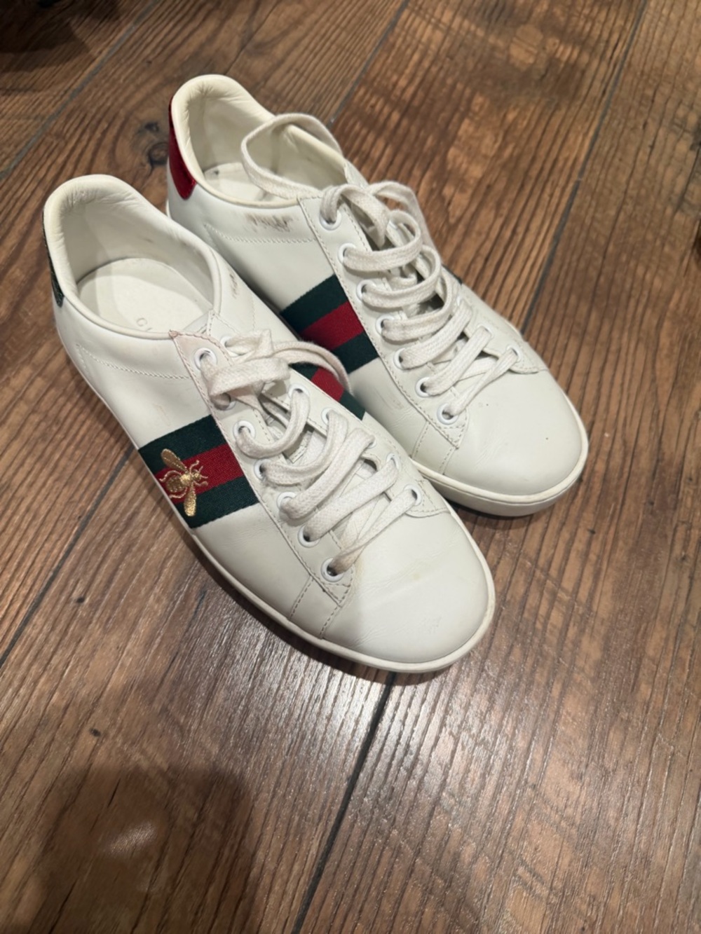 Gucci White Leather Sneakers with Green and Red Web Stripe